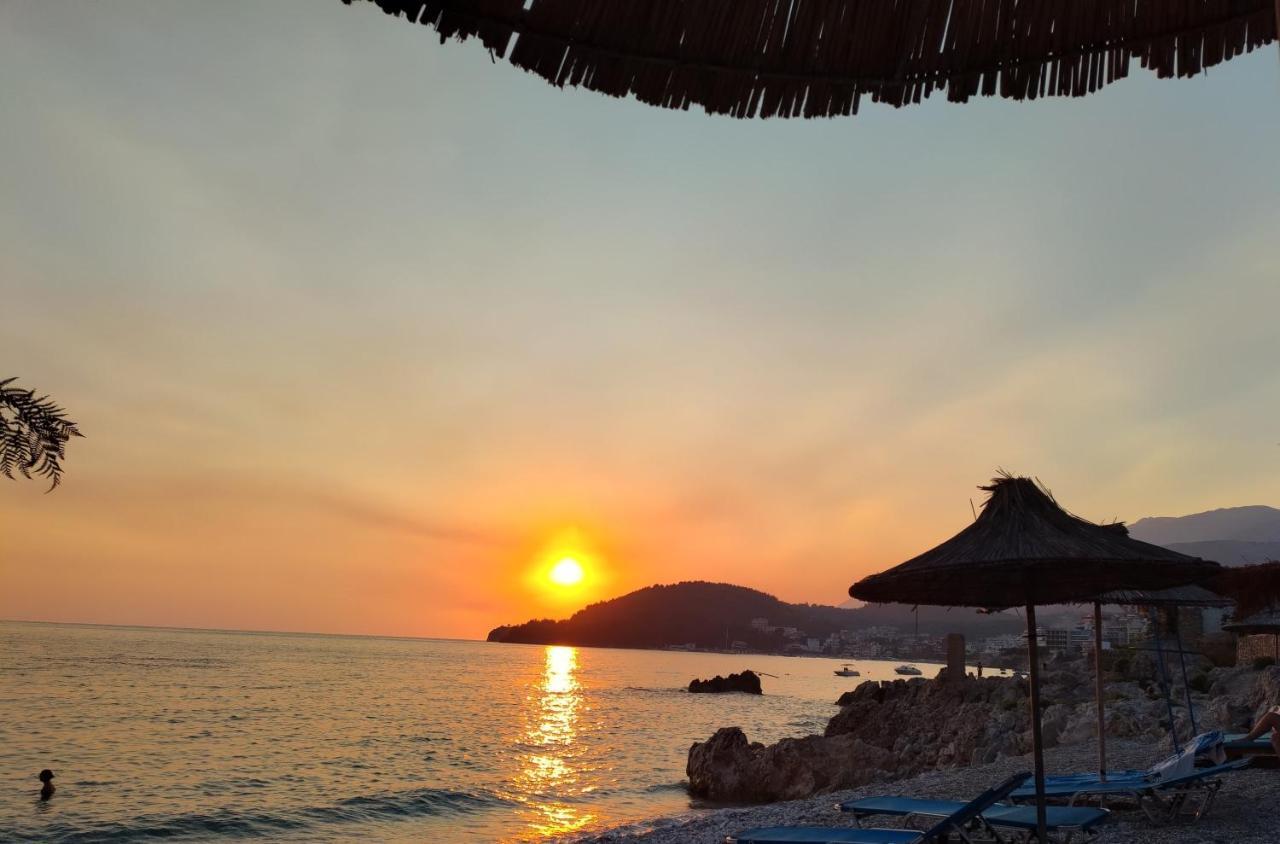 Magic Ionian Apartments & Rooms Himare Esterno foto