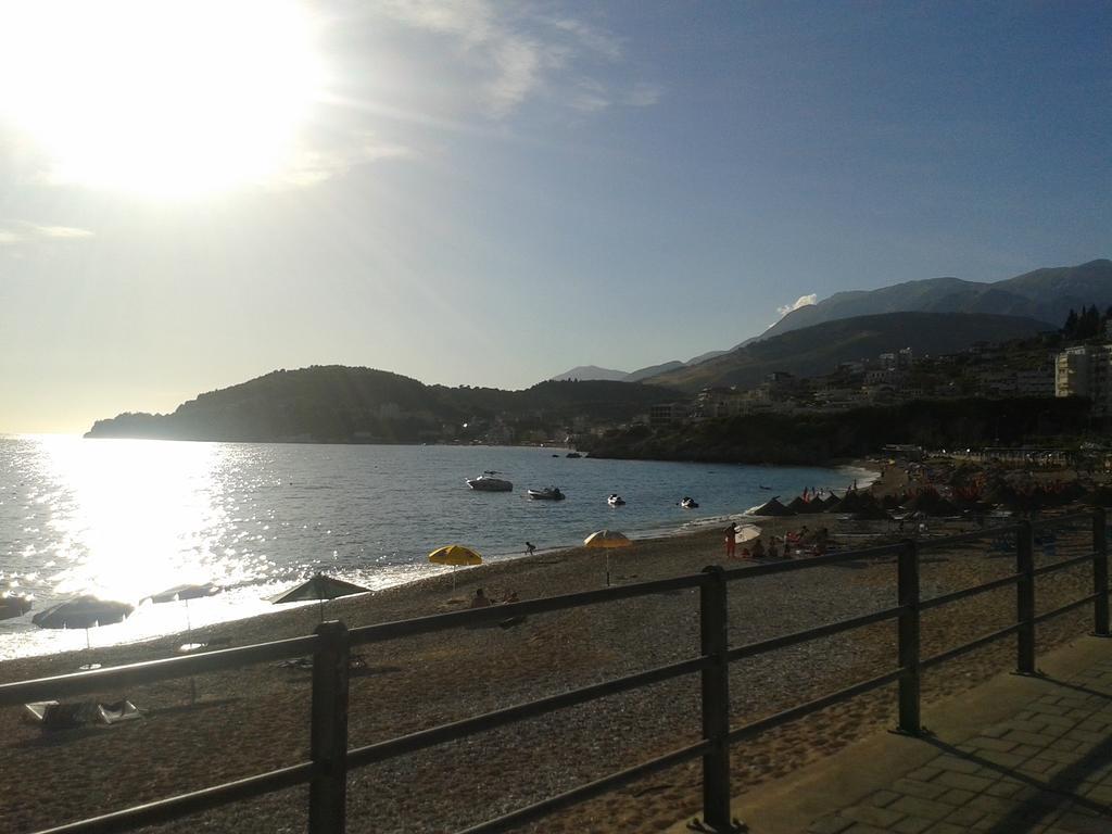 Magic Ionian Apartments & Rooms Himare Esterno foto